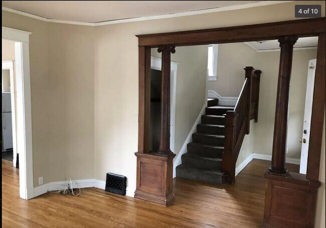 Entry Way - 1418 W Barker Ave