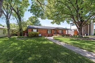 Building Photo - 9911 Hurley Way
