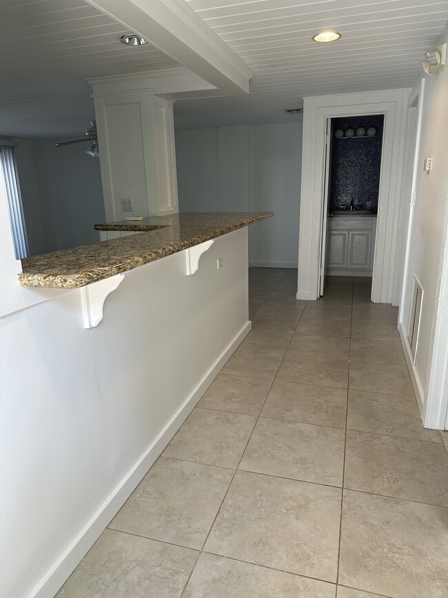 Building Photo - 144 Palermo Dr