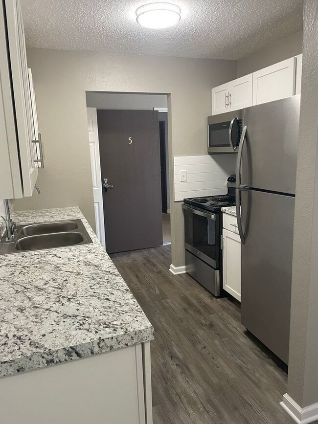 Foto del edificio - 4103 Harvest Ln