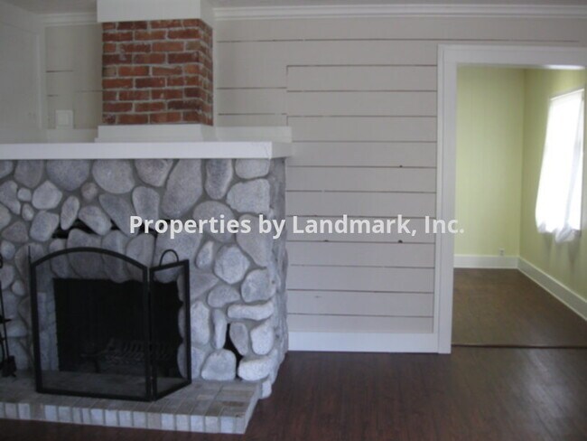 Building Photo - 411 N 3rd Ave