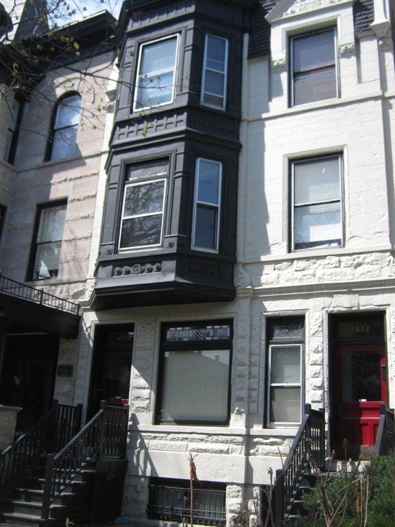 Building Photo - 2522 N Burling St