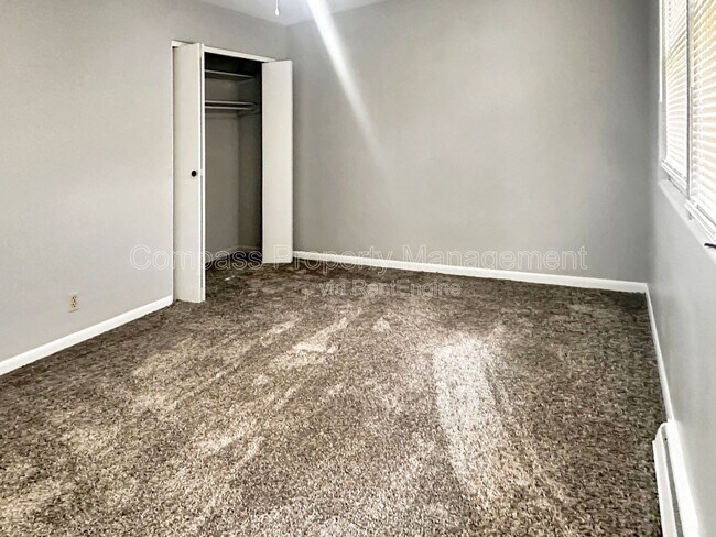 Foto del edificio - 2713 S Burdick St