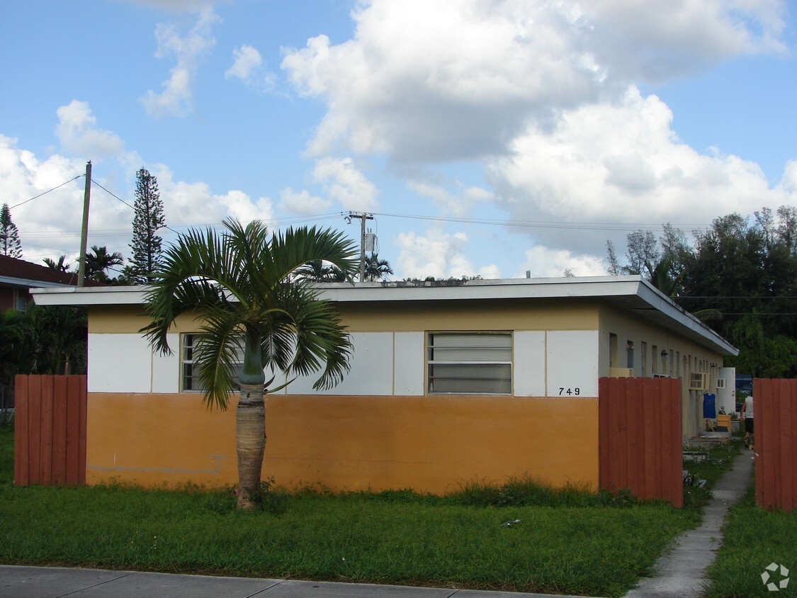 Primary Photo - Spring Garden Apartments