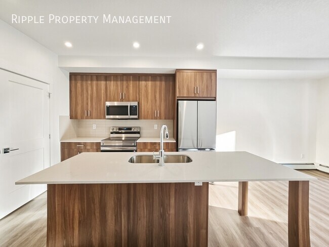 Photo du bâtiment - INCREDIBLE 2 BEDS, 2 BATHS APARTMENT | NO PETS ALLOWED