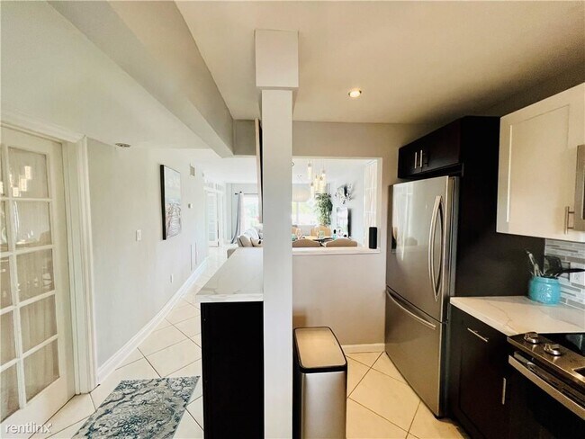 Foto del edificio - 2 br, 2 bath Condo - 140 NE 28th Ave Apt 307