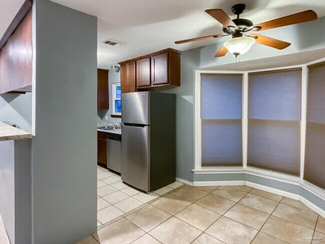 Foto del edificio - 7811 Coronet Ln