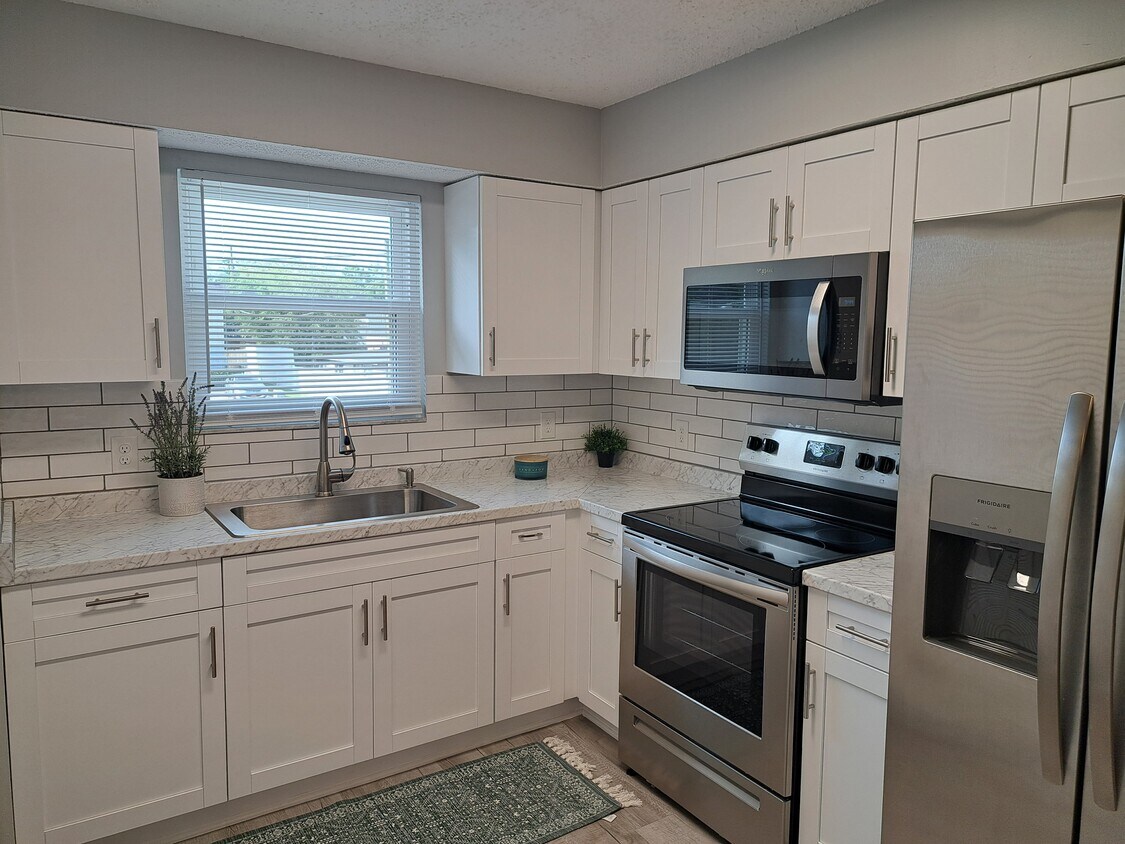 Foto principal - 6405 Cooper Ln