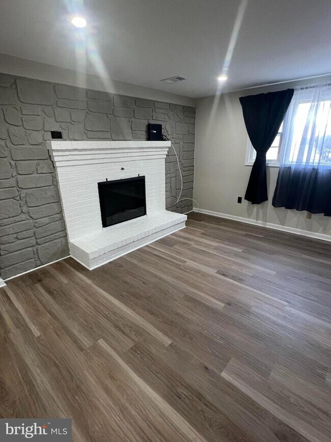 Foto del edificio - 407 Dias Dr