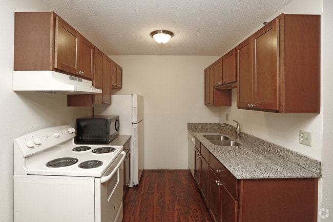 Kitchen - Century Ridge