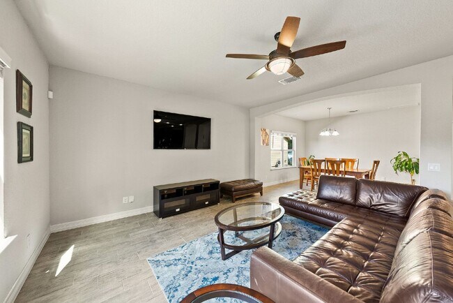 Foto del edificio - 2 WEEKS FREE RENT w/ 12 Month Lease!!!!!