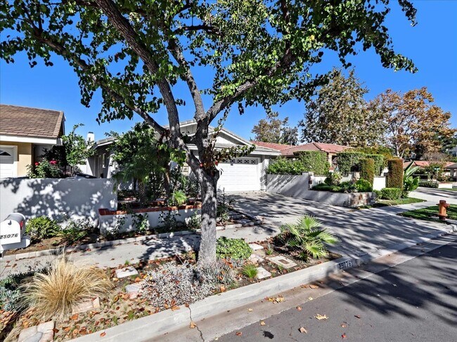Building Photo - 25076 Sunset Pl W