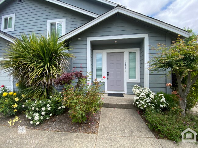 Foto del edificio - 2BD/2BA Upstairs Duplex with Garage