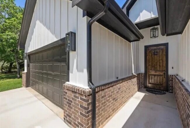 Foto del edificio - 1418 Cheyenne Trl