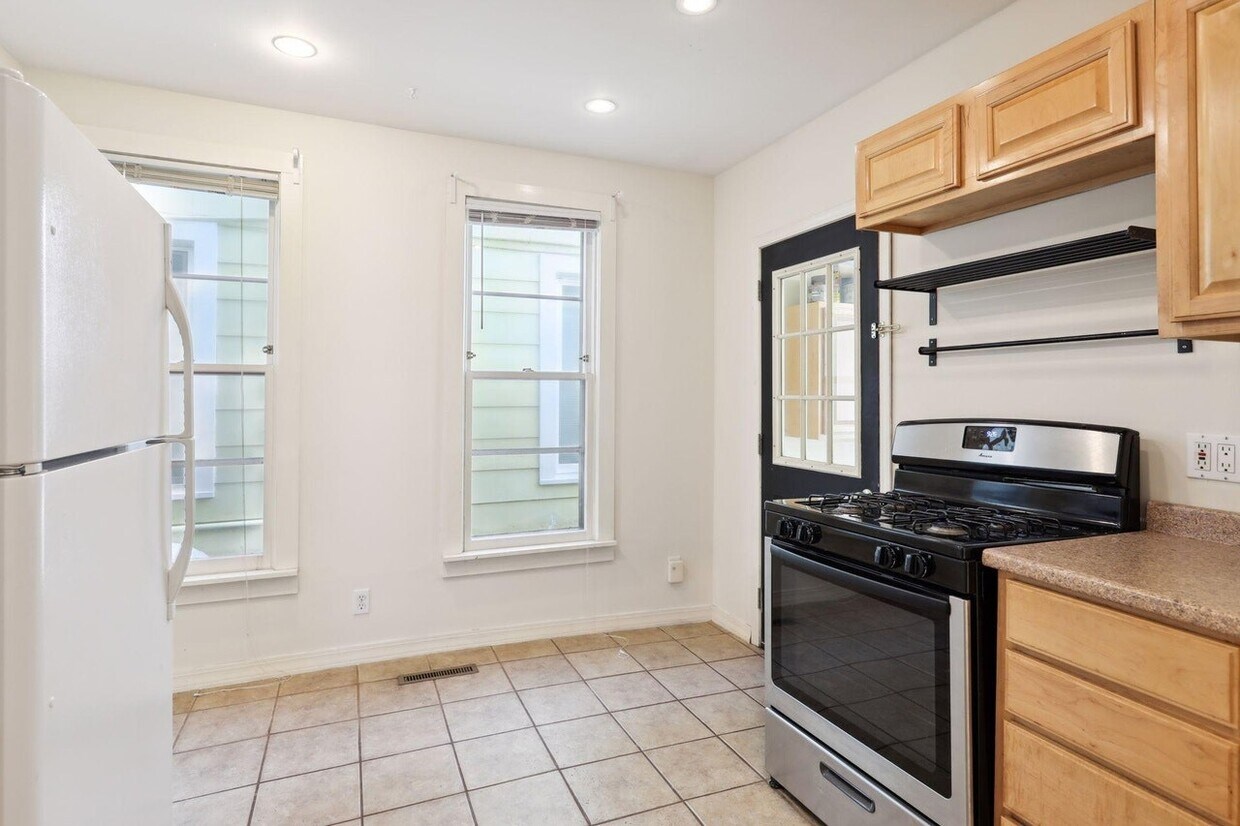 340 16th Avenue Northeast, Unit 1 (Lower L... Apartment for Rent in