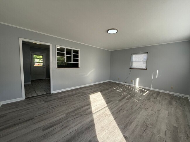 Foto del edificio - 3 Bedroom 1.5 Bathroom Home Located in Greeneville, TN