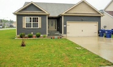 Building Photo - 501 Falkland Cir