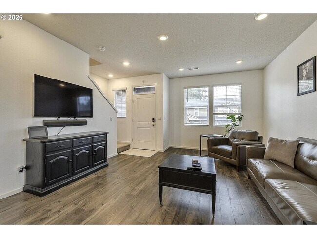 Building Photo - 898 N 18th Ave