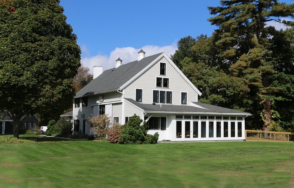 Primary Photo - 643 Bay Rd