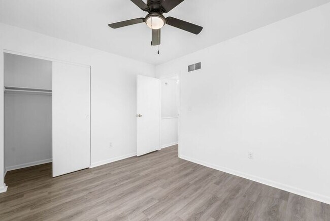 Foto del edificio - 1190 E Long St