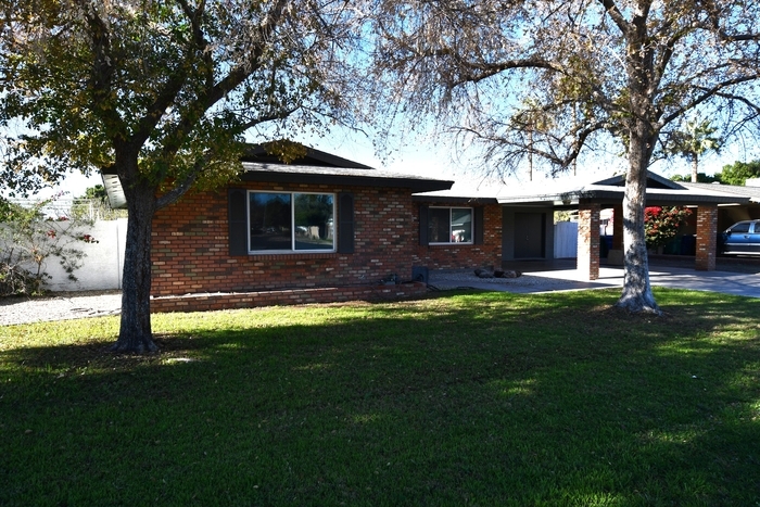 Foto principal - Mesa Gem with a large yard, storage and fr...