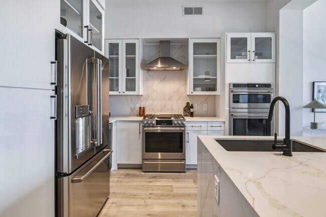 Foto del edificio - Legacy Patriots Point Apartments