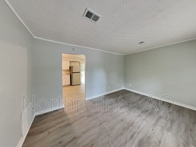 Building Photo - 2938 Woodfield Dr