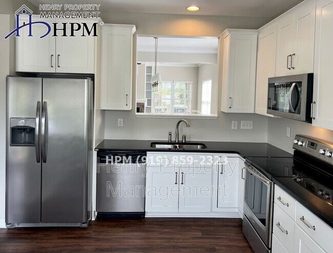Foto del edificio - 122 Watertree Ln