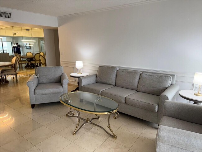 Foto del edificio - 1000 W Island Blvd