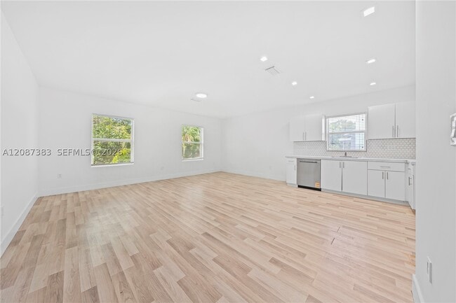 Building Photo - 1020 NW 29th St