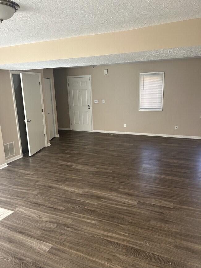 Photo - 2008 Spencer St Townhome