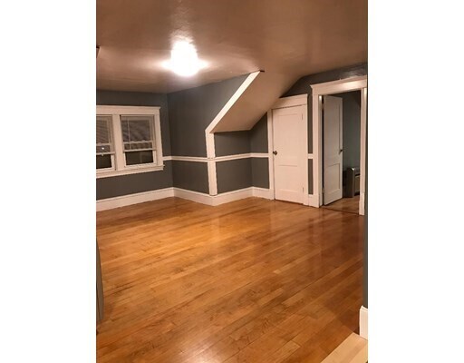 Building Photo - 25 Hillberg Ave