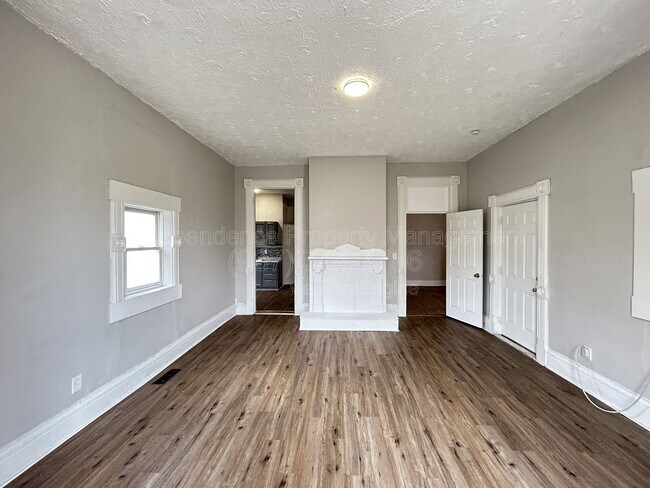 Foto del edificio - 815 S Main St