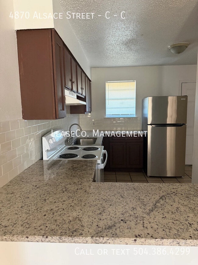 Foto del edificio - 4870 Alsace St