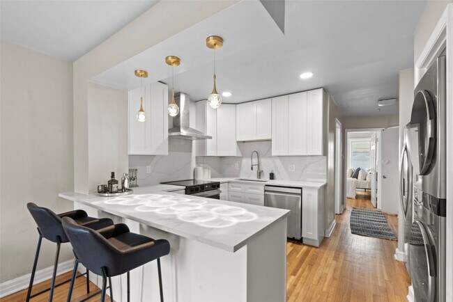 Foto del edificio - 4930 Kemper Ave