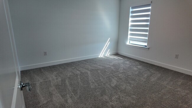 Foto del edificio - 3700 Passion Vine Dr