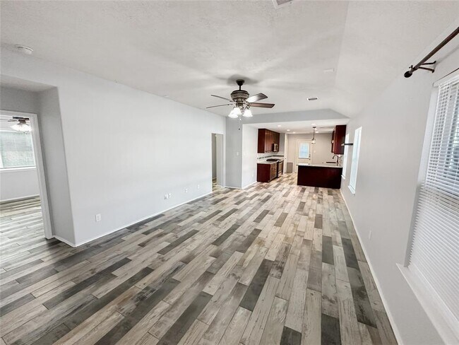Foto del edificio - 11018 View Pointe Ln