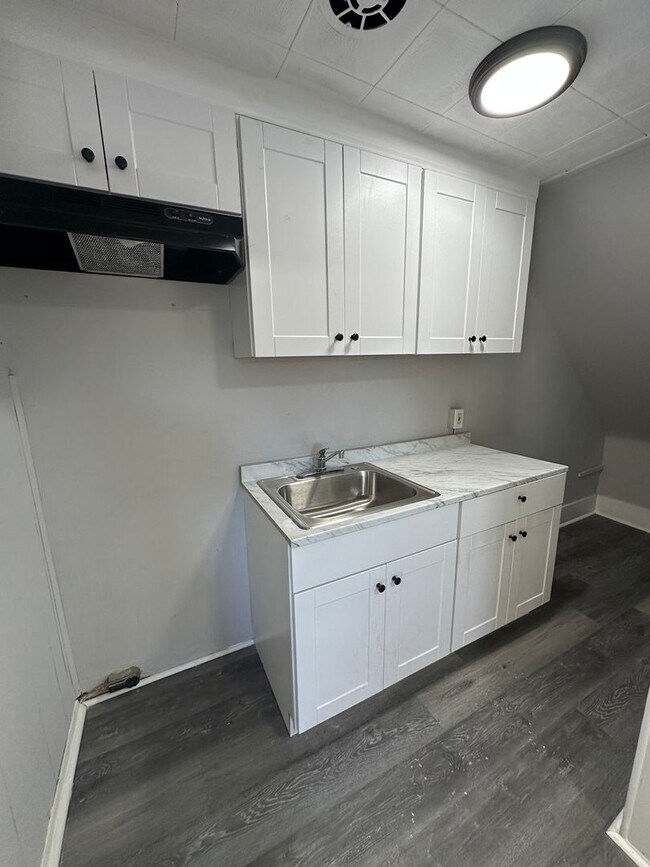 Foto del edificio - 612 MacDade Blvd