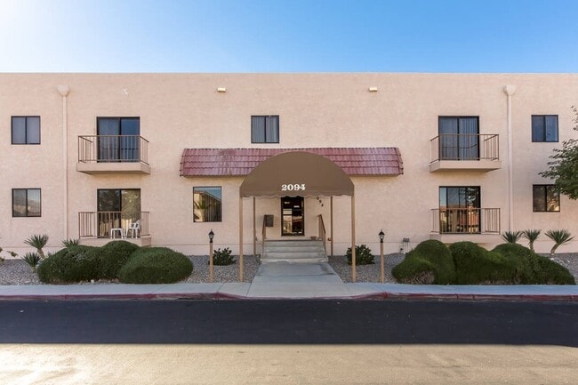 Building Photo - Vista Del Sol Condos! Furnished Short-Term...