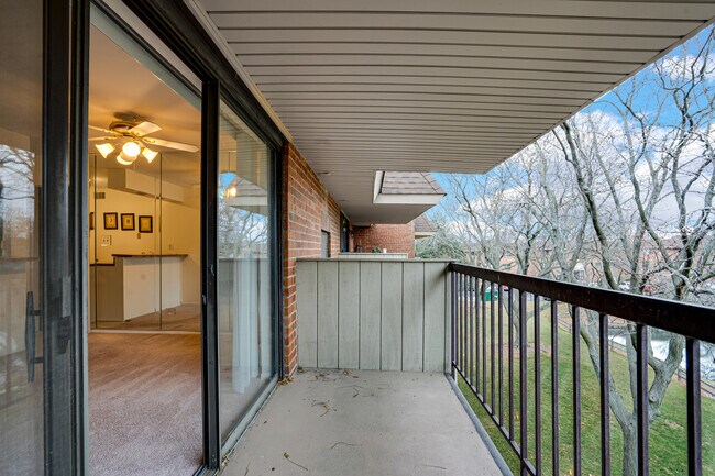 Foto del edificio - 150 Fountainview Ln