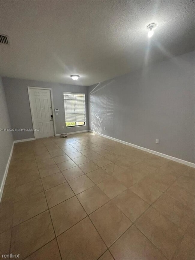 Building Photo - 4 br, 3.5 bath House - 23259 SW 113th Ct 0