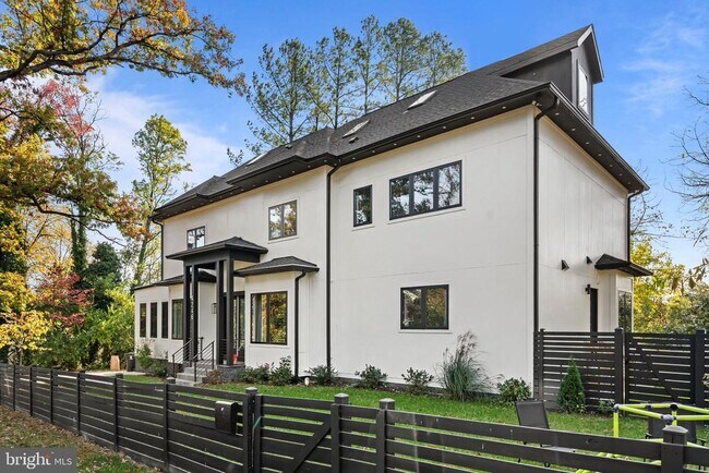 Foto del edificio - 4246 15th St N