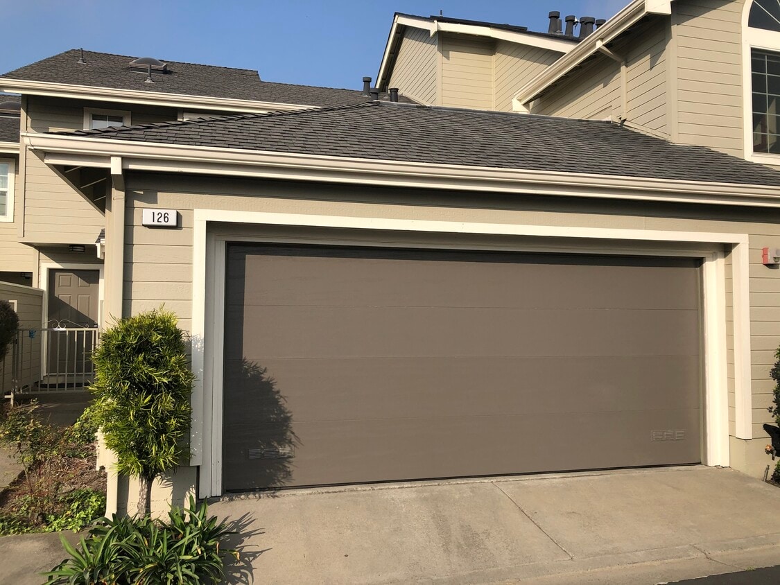 Garage - 126 Cityview Dr