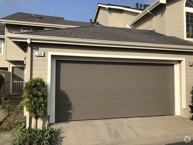 Building Photo - 126 Cityview Dr