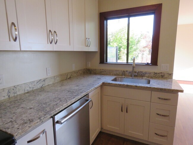 Foto del edificio - Updated Noe Valley House Available Now!
