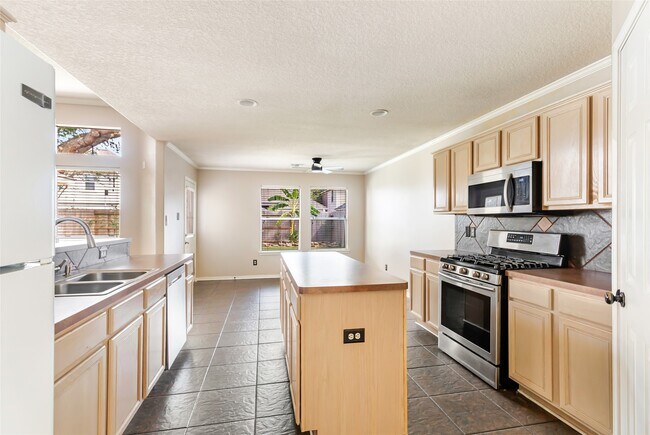 Foto del edificio - 4914 Winding Timbers Cir