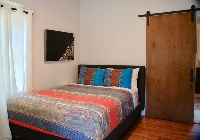Foto del edificio - 4105 Dinglewood Ave