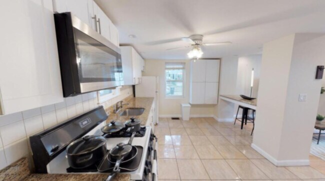 Foto del edificio - 254 Hurley St