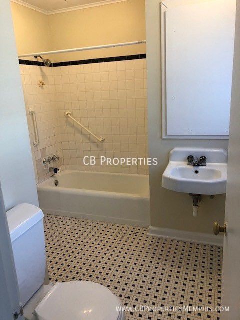 Foto del edificio - 1381 Briarwood Dr