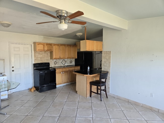 Foto del edificio - 21923 Hernando Ave